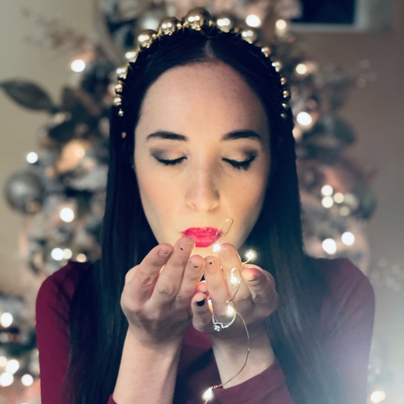 Meet your Posher, Nora! 💜 - Picture 4 of 4